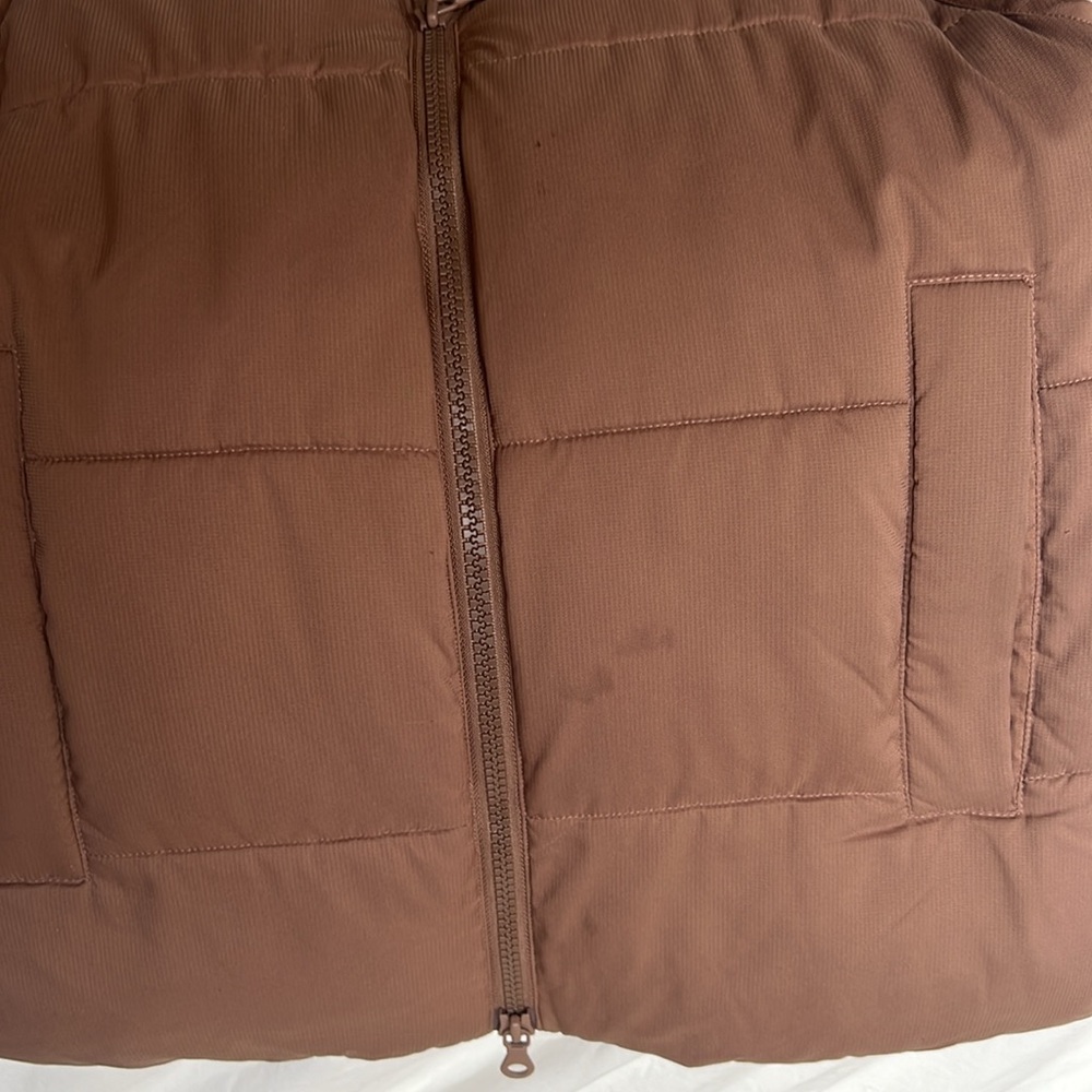 Girlfriend Collective Everyone Puffer Vest in Coffee - Picture 5 of 7